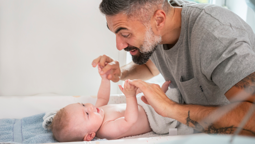 Babymassage für Väter klein